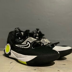 - Worn couple times, KD TREY 5 X  BLACK VOLT
